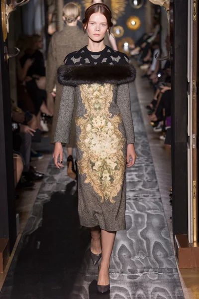 Look 4